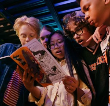 kids reading comic books
